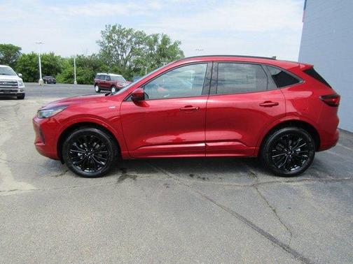 2025 Ford Escape ST-Line Elite