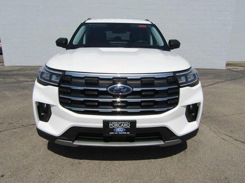Star White 2025 Ford Explorer Active
