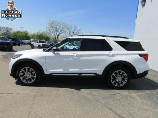 Star White 2025 Ford Explorer Active