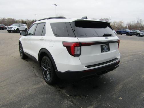 White Metallic 2026 Ford Explorer ST-Line