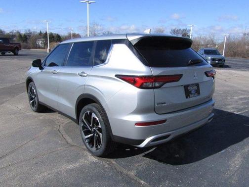 2022 Mitsubishi Outlander SE