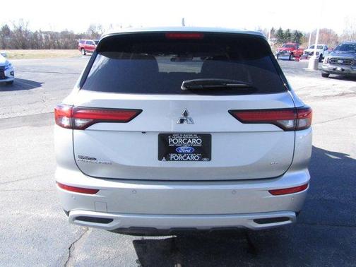 2022 Mitsubishi Outlander SE