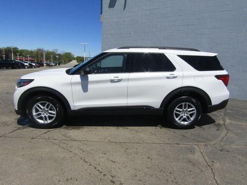 Star White 2026 Ford Explorer Active