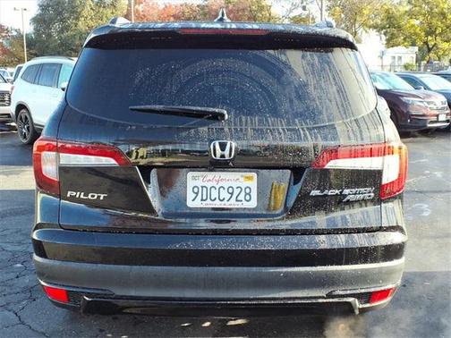 2022 Honda Pilot AWD Black Edition