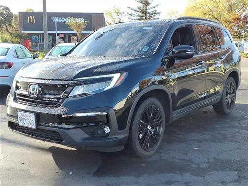 2022 Honda Pilot AWD Black Edition