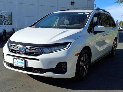 Platinum White Pearl 2026 Honda Odyssey EX-L