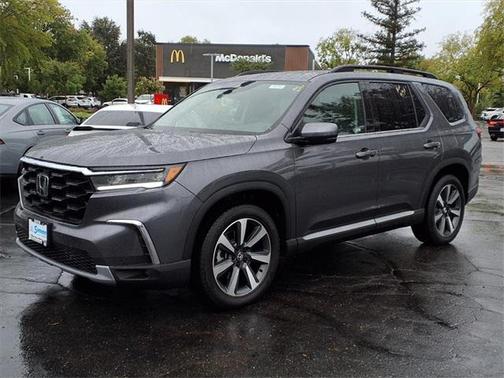 2025 Honda Pilot Touring 8-Passenger