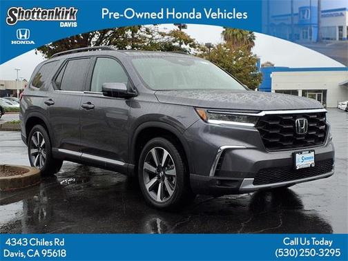 2025 Honda Pilot Touring 8-Passenger