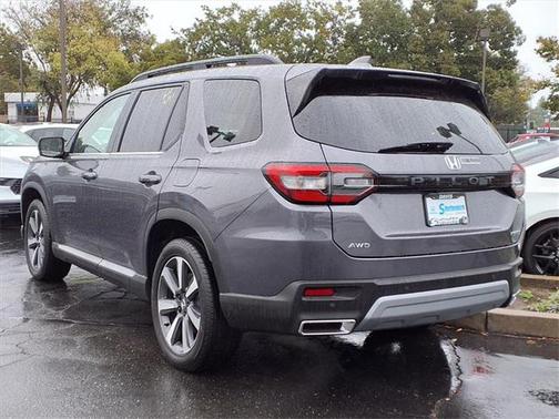 2025 Honda Pilot Touring 8-Passenger