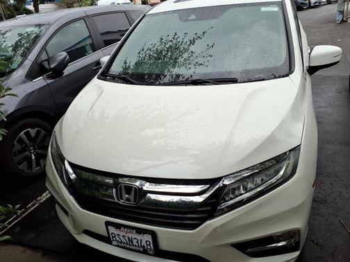 White 2019 Honda Odyssey Elite