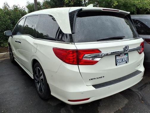 White 2019 Honda Odyssey Elite