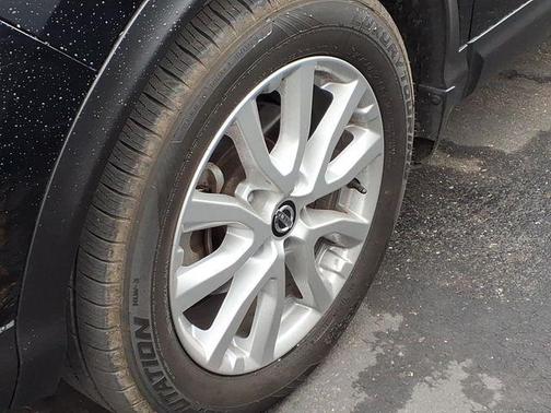 2022 Nissan Rogue Sport SV