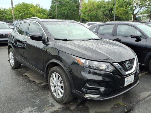 2022 Nissan Rogue Sport SV