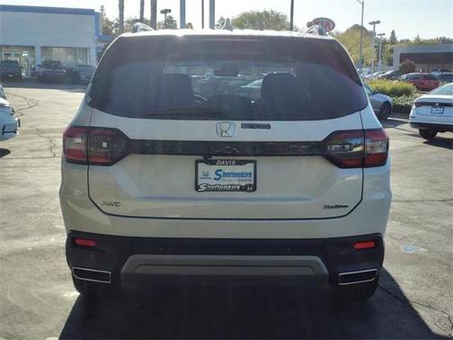 2025 Honda Pilot Touring 8-Passenger