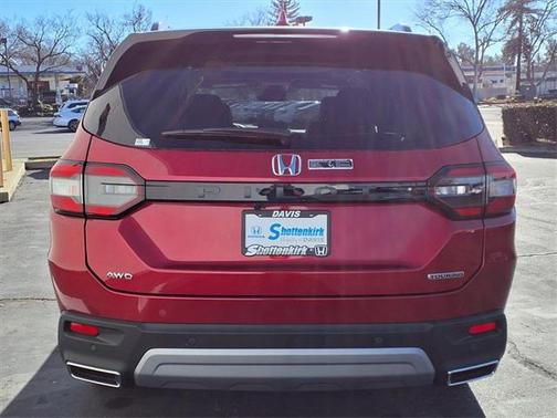 2025 Honda Pilot Touring 8-Passenger
