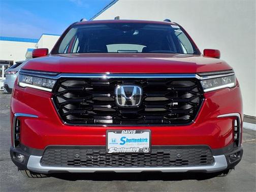 2025 Honda Pilot Touring 8-Passenger