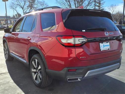 2025 Honda Pilot Touring 8-Passenger