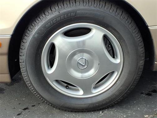 1999 Lexus LS 400 Base