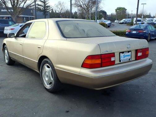 1999 Lexus LS 400 Base