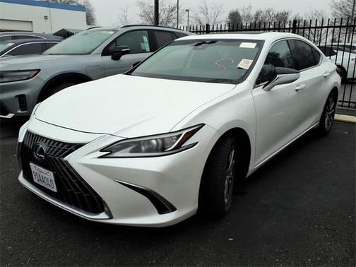 2022 Lexus ES 300h Base