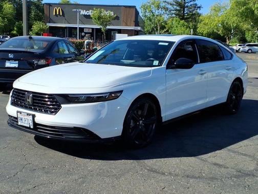 Platinum White Pearl 2024 Honda Accord Hybrid Sport-L