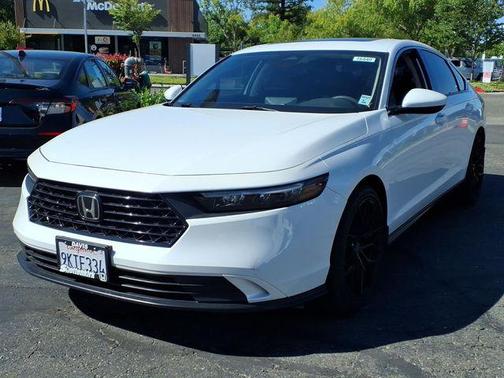 Platinum White Pearl 2024 Honda Accord EX