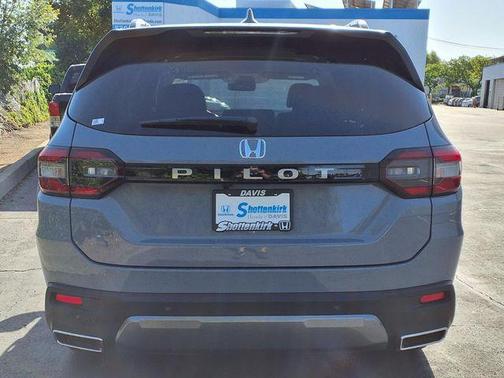 Sonic Gray Pearl 2026 Honda Pilot EX-L