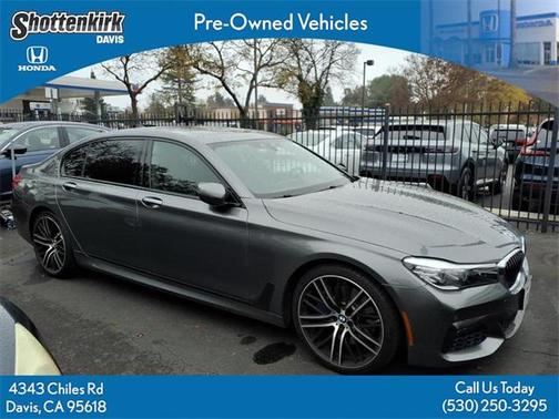2018 BMW 740 740i