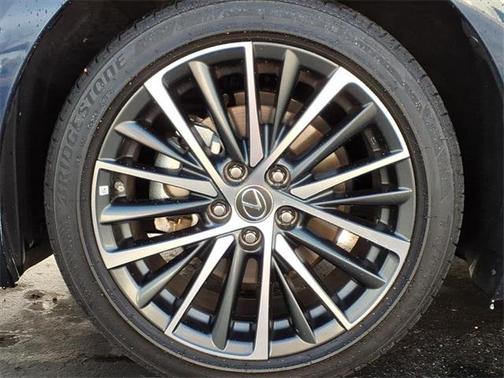 2025 Lexus ES 300h Base