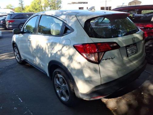 White Orchid Pearl 2017 Honda HR-V LX