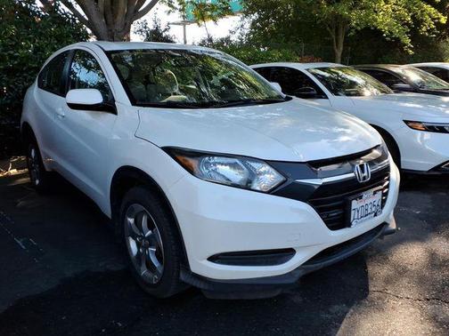 White Orchid Pearl 2017 Honda HR-V LX