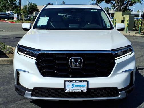 Platinum White Pearl 2024 Honda Pilot Elite