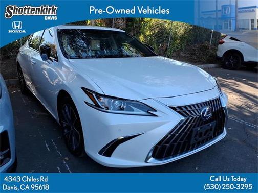 2022 Lexus ES 300h Base