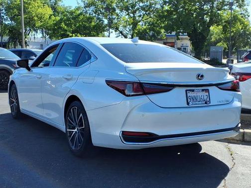 2024 Lexus ES 300h Base