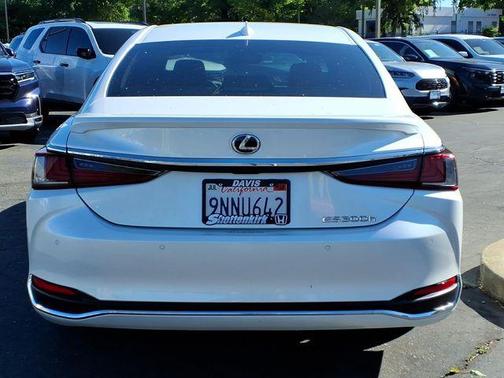 2024 Lexus ES 300h Base