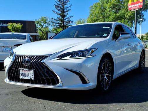 2024 Lexus ES 300h Base