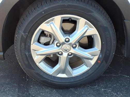Platinum White Pearl 2023 Honda HR-V LX