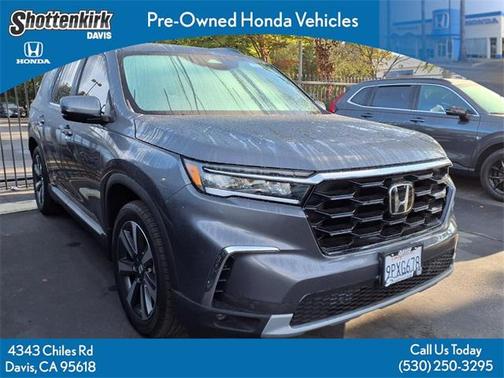 2025 Honda Pilot Touring 8-Passenger