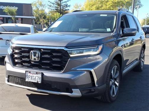 2025 Honda Pilot Touring 8-Passenger
