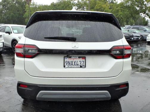 Platinum White Pearl 2024 Honda Pilot EX-L 7 Passenger