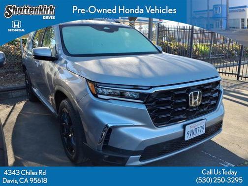 2025 Honda Pilot Touring 8-Passenger