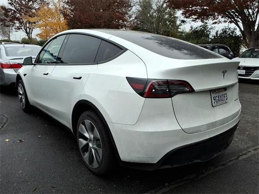 2023 Tesla Model Y Long Range Dual Motor All-Wheel Drive