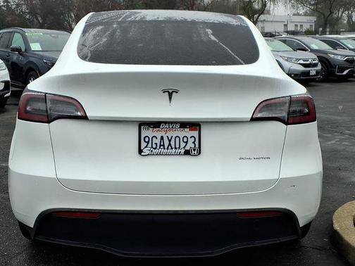 2023 Tesla Model Y Long Range Dual Motor All-Wheel Drive