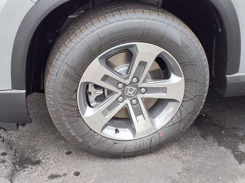 Solar Silver Metallic 2026 Honda Pilot EX-L