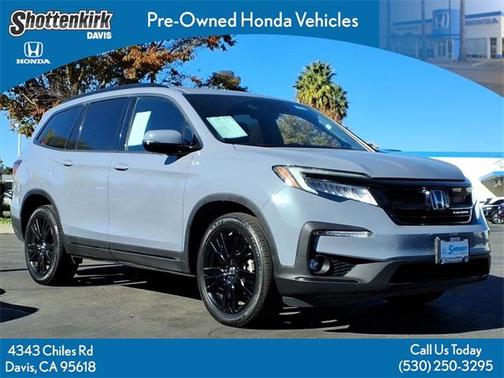 2022 Honda Pilot AWD Black Edition