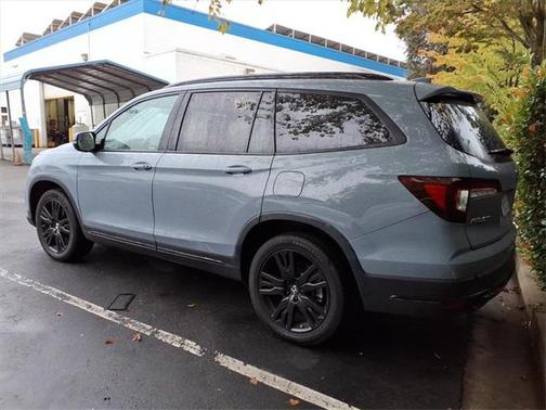 2022 Honda Pilot AWD Black Edition