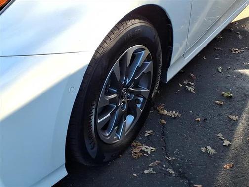 2019 Toyota Prius L
