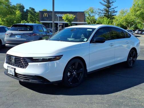 Platinum White Pearl 2024 Honda Accord Hybrid Sport-L