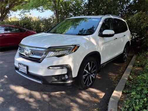 2022 Honda Pilot Touring 8-Passenger