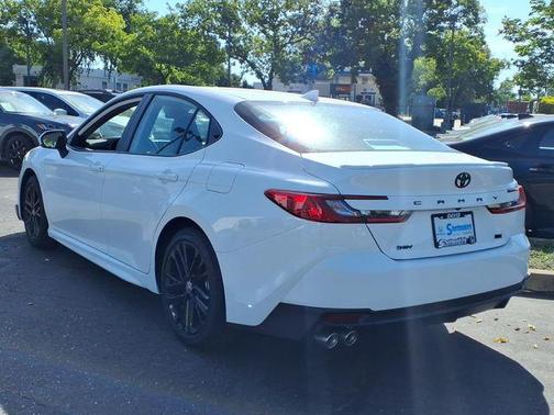 Wind Chill Pearl 2026 Toyota Camry SE